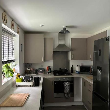 Private Room In A House With Parking In Lenton Nottingham Buitenkant foto
