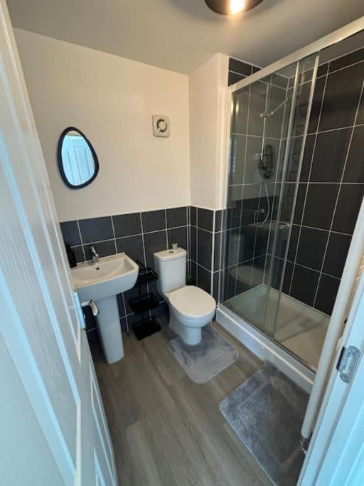 Private Room In A House With Parking In Lenton Nottingham Buitenkant foto
