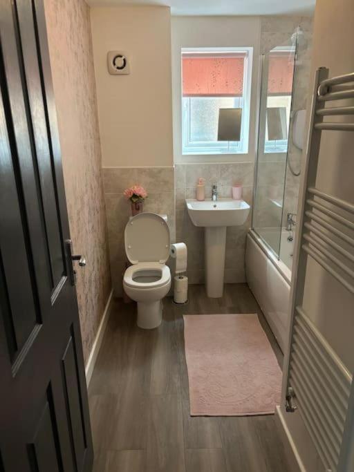 Private Room In A House With Parking In Lenton Nottingham Buitenkant foto